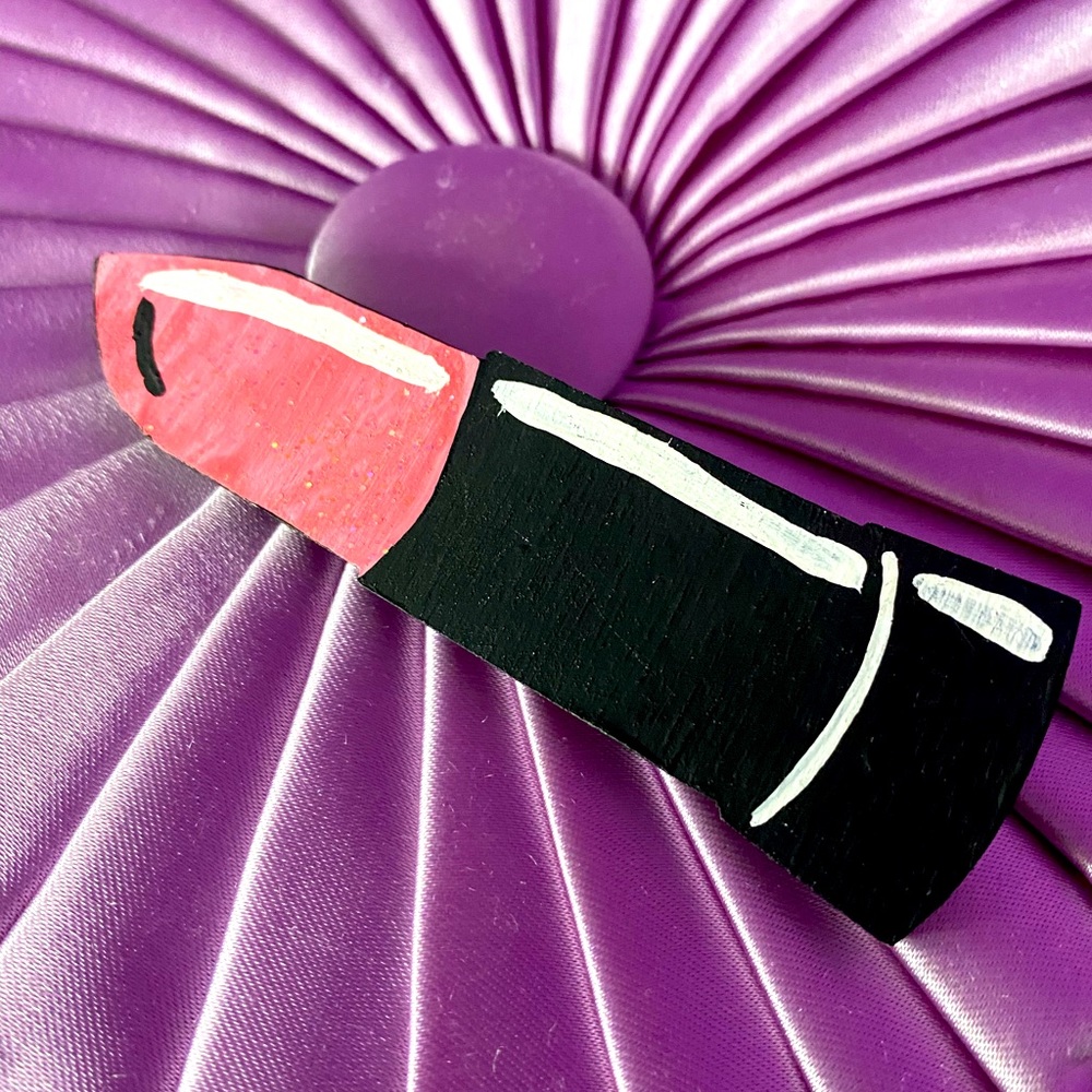 “Lipstick” brooch